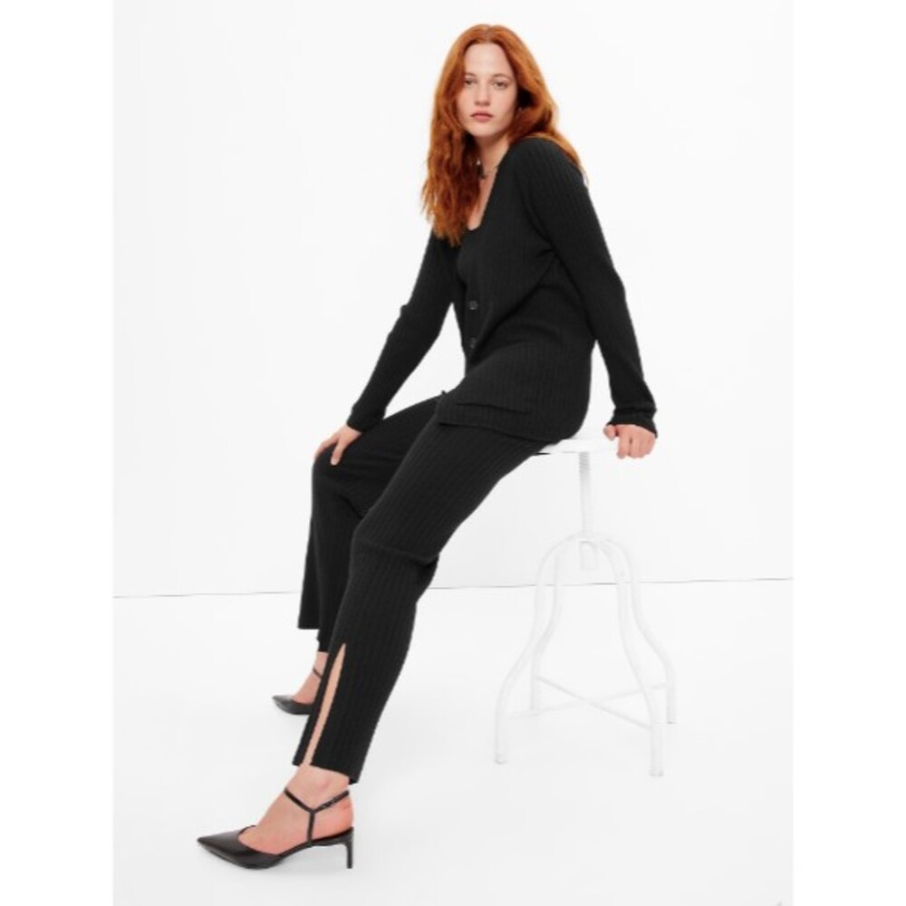 NWT GAP Mid Rise Split Flare Ribbed Sweater Pants True Black Women's L Tall/LT
